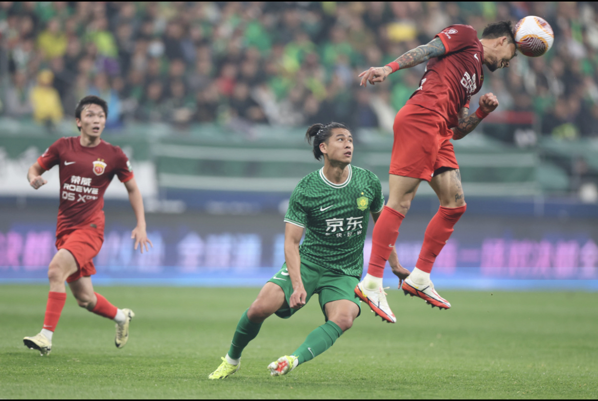 爱游戏APP包含集结日全明星赛焦点战，上海海港单刀错失，气氛紧张，轮换策略成焦点的词条