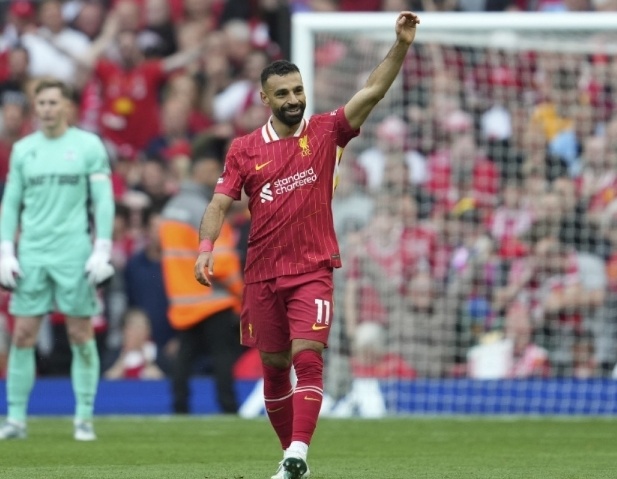 爱游戏APP离谱！巴塞罗那国际比赛日完成体检萨拉赫爆冷击败MAD，里程碑夜那不勒斯战术微调的简单介绍